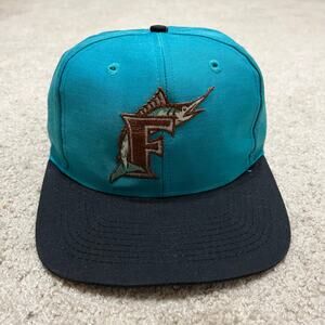 Vintage 1990s Florida Marlins Embroidered Logo Teal Snapback Hat
